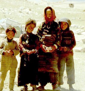 tibeterin-mit-kinder